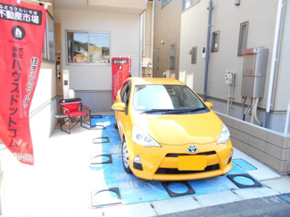 【駐車場】 | 駐車場に車を止められます。販売担当のハウスドットコムです。見沼区。全域大丈夫です。ローンも相談可能。2530から2480万円に価格変更です。
