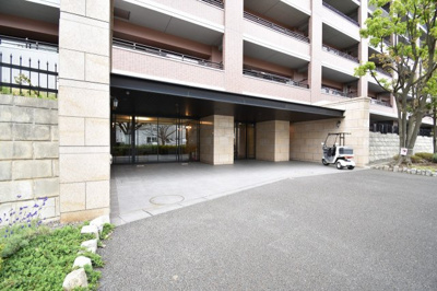 【エントランス】 | 横濱山手テラス弐番館 | JR京浜東北線・根岸線「山手」駅徒歩15分・「根岸」駅バス10分「間門」停歩1分！