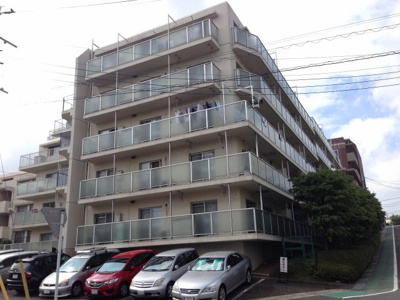 【外観】 | 鷺沼コーポラス | 足音等階下の心配のない1階住戸につき小さなお子様がいても安心です！