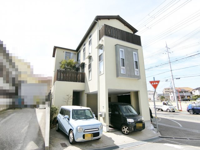 明石市旭が丘　中古戸建の前面道路含む現地写真