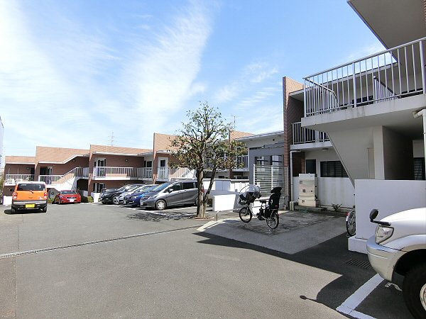 【駐車場】