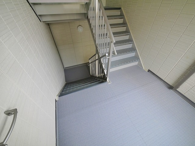 コーポ大安寺Ⅲのロビー|清潔なロビーです