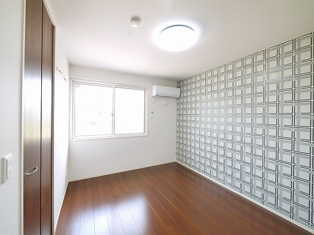 コーポ大安寺Ⅲの居間・リビング|ゆったり過ごせるリビングです