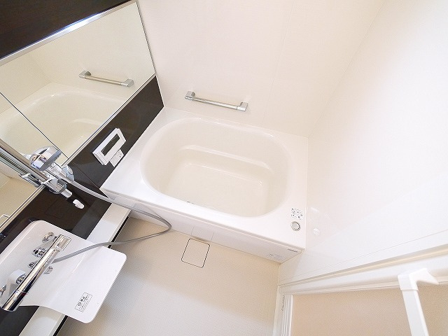 コーポ大安寺Ⅲの浴室|落ち着いた空間のお風呂です