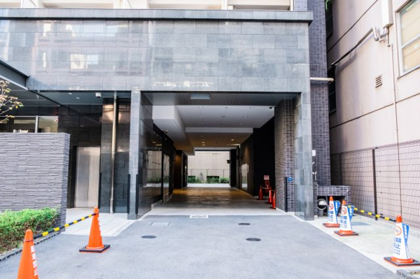 【駐車場】 | 【駐車場】屋内機械式6台、屋外機械式10台、計16台を駐車可能です！