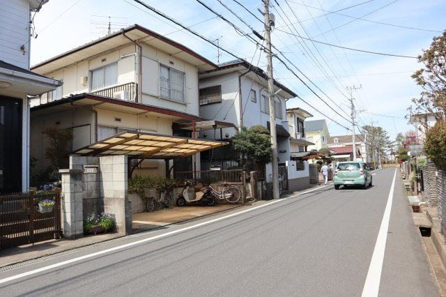 八千代市勝田台５丁目　売地　建築条件なし　古家あり　約４２坪の整形地　６ｍ公道面