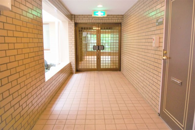 エスポワールヴェネフォランス湯布の森のエントランス