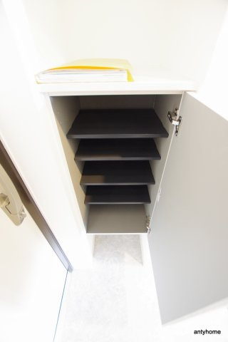エグゼ難波西4　仲介手数料無料の玄関