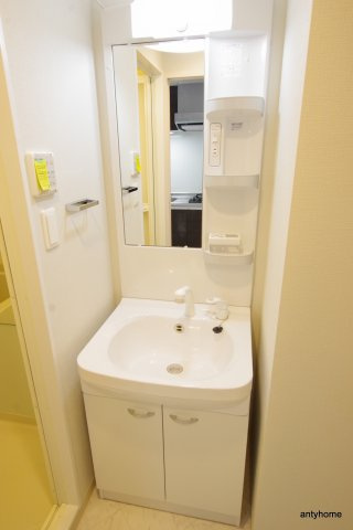 エグゼ難波西4　仲介手数料無料の洗面所