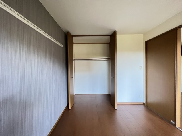 クレール荒子の収納|南洋室にあるクローゼット