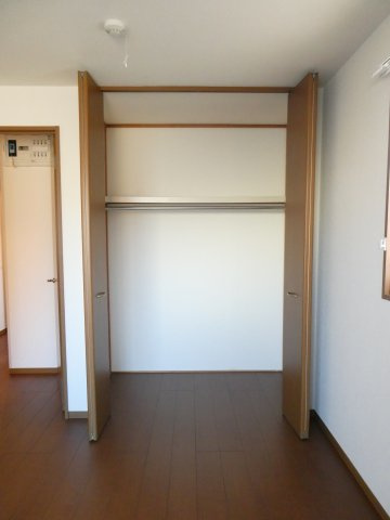 クレール荒子の収納|南洋室にあるクローゼット