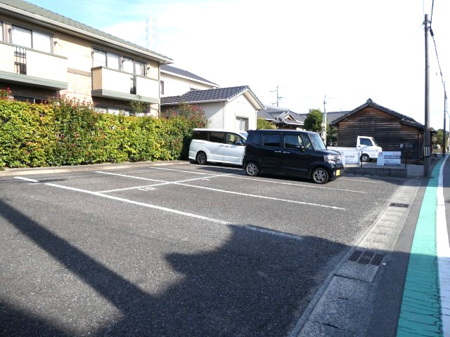 クレール荒子の駐車場|縦列2台可