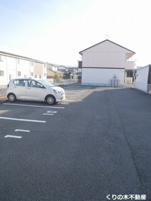 【駐車場】 | プリエール井原 | 駐車場があります