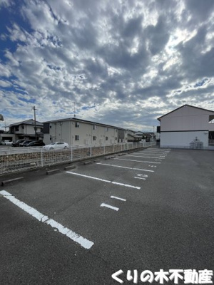 【駐車場】 | プリエール井原 | 駐車場があります