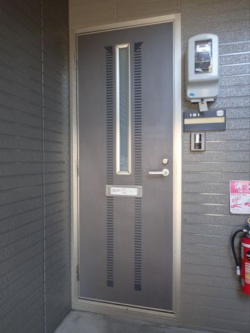 シャトレー富貴ノ台　Ｂの玄関