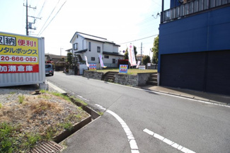 【前面道路含む現地写真】