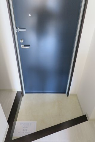 エル難波ウエストの玄関