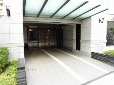 【エントランス】 | ザ・パークハウス天神橋一丁目 | 大川の畔も近く、ジョギングやお散歩にも便利。環境良好です。