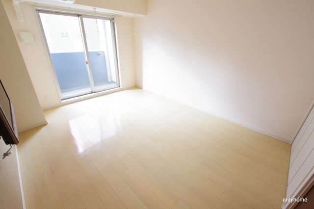 オアシス梅田の居間・リビング