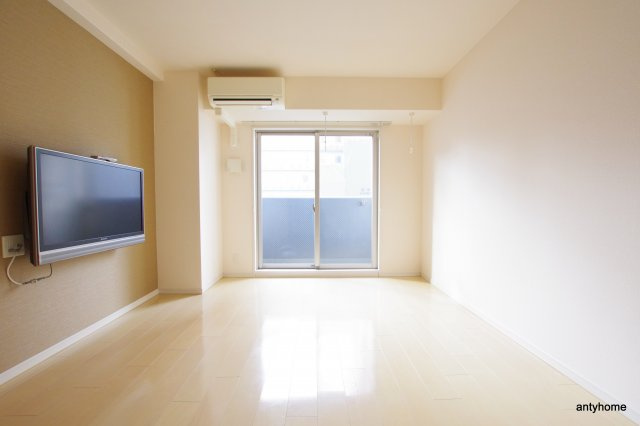 オアシス梅田の洋室