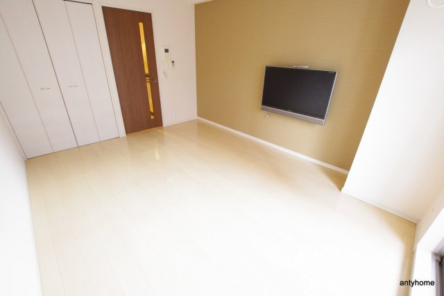 オアシス梅田の居間・リビング