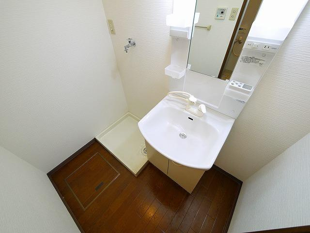 アベニール（二階堂上ノ庄町）の洗面所|忙しい朝には欠かせない洗面所です