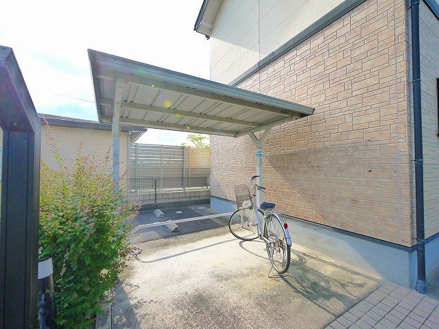 サンシャイン三宅のその他共用部分|屋根付き駐輪場
