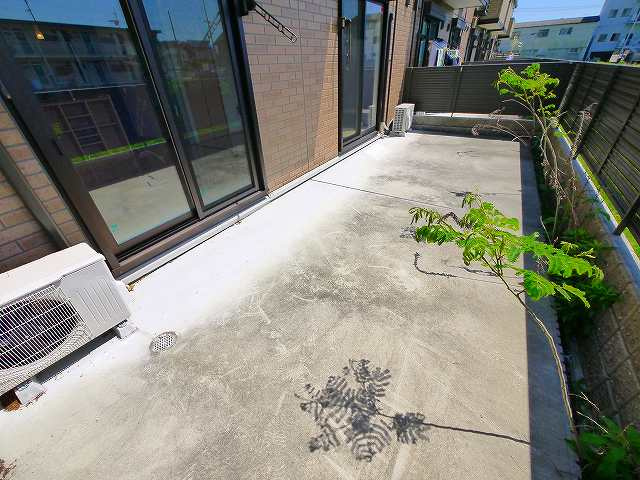 ブロッサムコートの庭|お庭が付いています