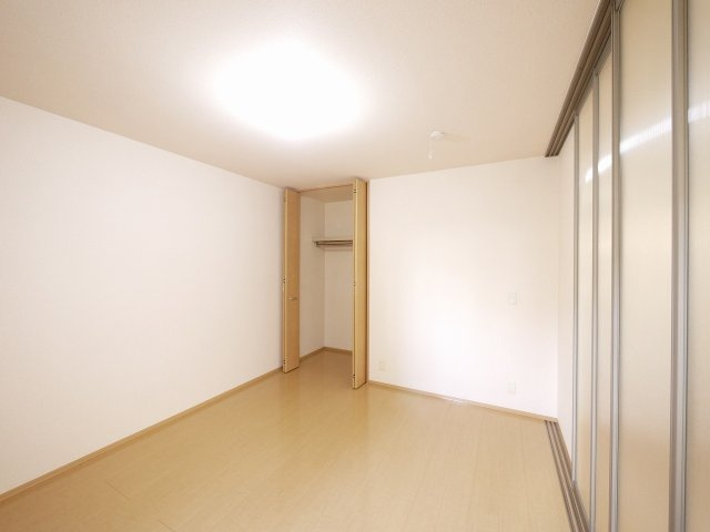 ヴィルヌーブ　Ｃ棟（新町）の内装|明るい室内です