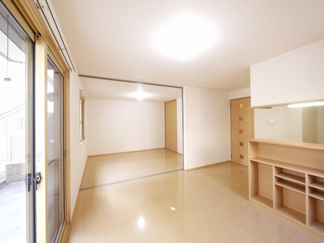 ヴィルヌーブ　Ｃ棟（新町）の居間・リビング|ゆったり過ごせるリビングです