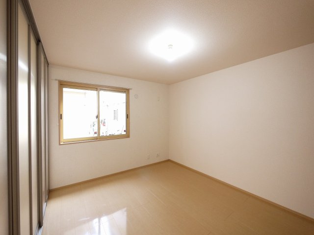 ヴィルヌーブ　Ｃ棟（新町）の洋室|広々とした洋室です