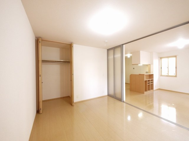 ヴィルヌーブ　Ｃ棟（新町）の寝室|きれいな洋室です