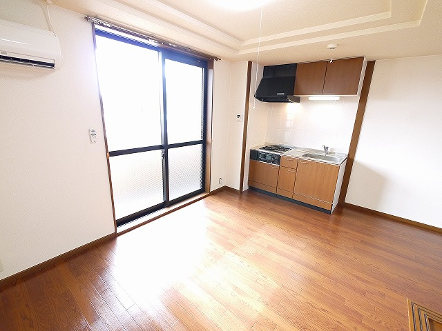 エトワール（大福）の玄関|ゆったりとした居間です