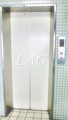 【その他共用部分】 | メナーしのざき | エレベーターです。