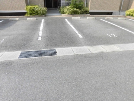 サンライズ御井の駐車場|駐車スペースもあります