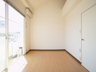 【洋室】 | アローハイム | 清潔感のある室内です♪