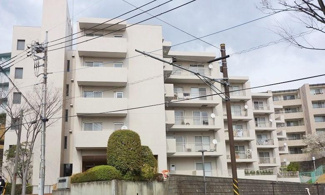 【外観】 | 小さなお子様がいるご家族にも安心の1階住戸！ガーデニング等を楽しむ事が出来る専用庭付です♪
