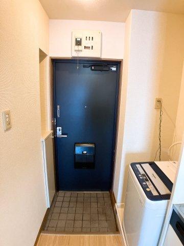 コーポアライの玄関