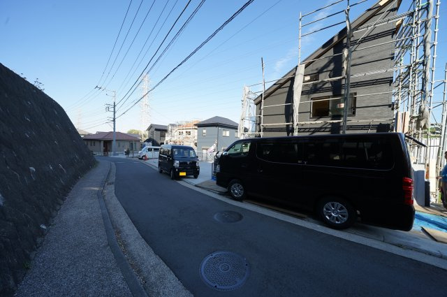 保土ヶ谷区上菅田町全２棟 新築戸建の前面道路含む現地写真