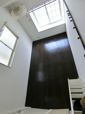 【展望】 | ジャルダンB | ロフトからの景観です！天井が高く開放感のある洋室7帖のお部屋です☆