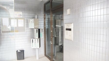 プラーティット本中山のエントランス|オートロック付いています