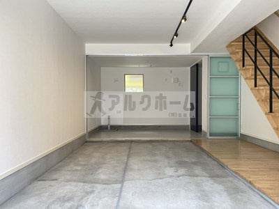 rasisa（らしさ）の駐車場