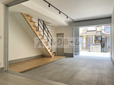 rasisa（らしさ）の駐車場