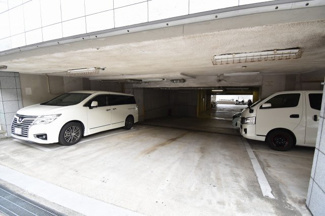 【駐車場】