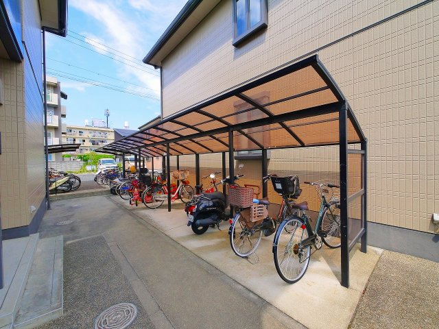 メゾンヴェール　Ａのその他共用部分|ゆったりとした駐輪スペース