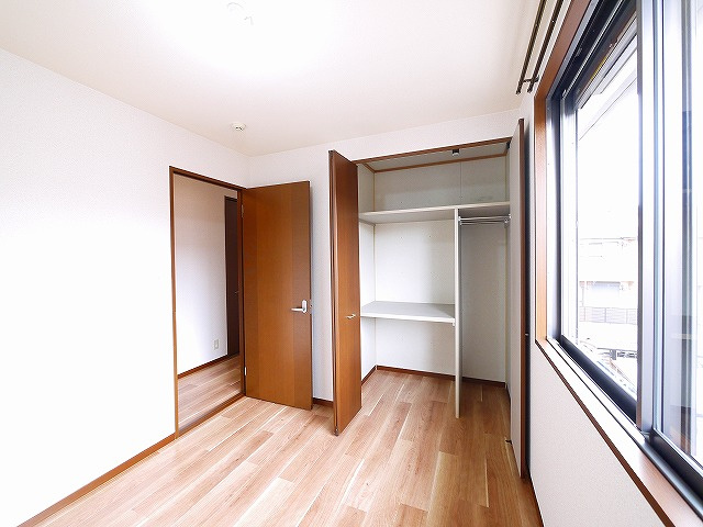 メゾンヴェール　Ａの寝室|明るい洋室です。