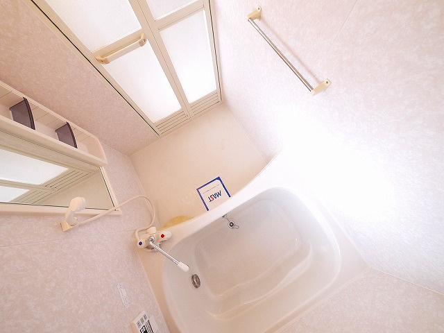 メゾンヴェール　Ａの浴室|ゆったり過ごせるお風呂です