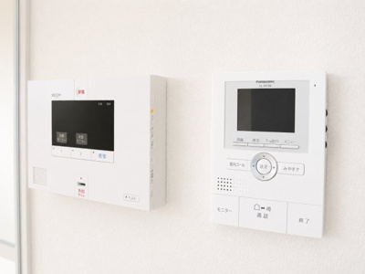 【セキュリティ】 | グランドール | セコムのセキュリティとTVモニターつきインターホンで来客確認できます。