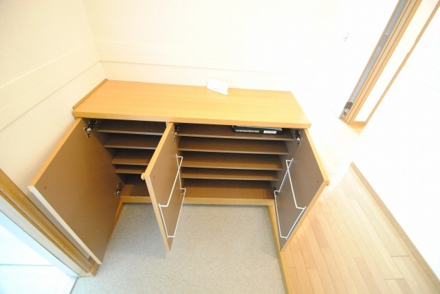 ディアコートAの玄関|同タイプ　類似写真