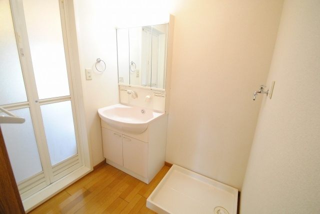 ディアコートAの洗面所|同タイプ　類似写真